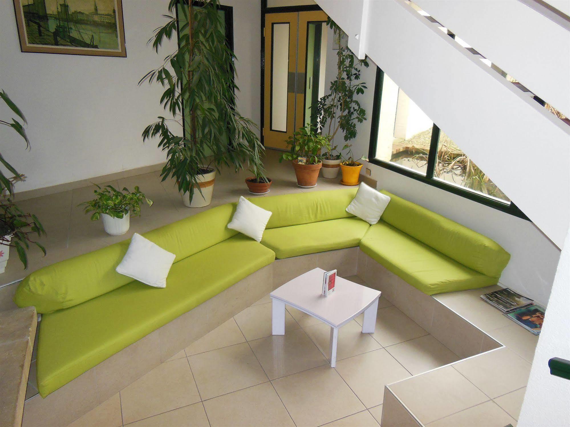 Ibis Budget La Rochelle 퓔보로 외부 사진